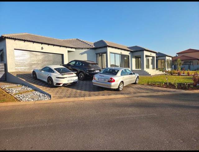 3 BEDROOM HOUSE FOR SALE IN ARUNDO ESTATE